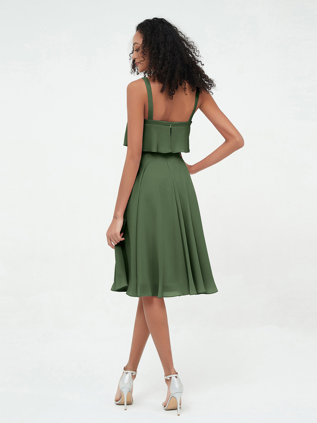 Vestidos cortos de chiffon con tirantes para la dama de honor con falda redonda Verde Oliva