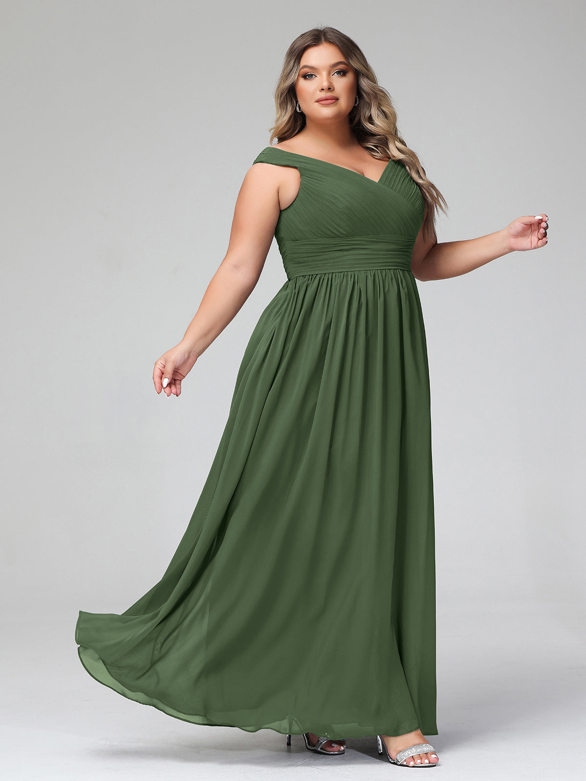Vestido maxi con escote en V y hombros descubiertos con bolsillos Verde Oliva Tallas Grandes