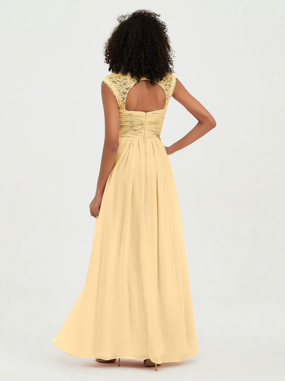 Vestidos de chiffon con escote en corazón y mangas cap de encaje Oro