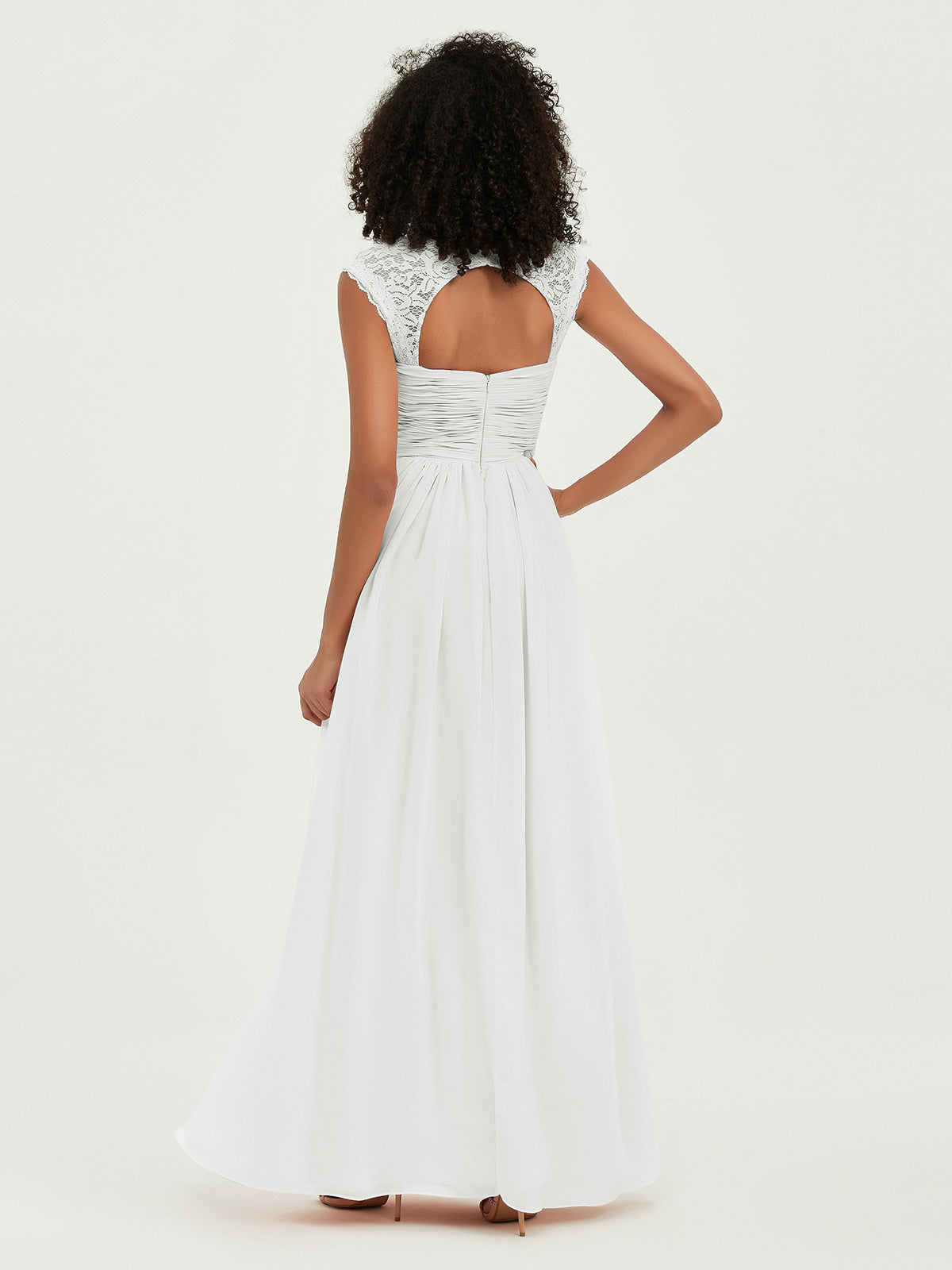 Vestidos de chiffon con escote en corazón y mangas cap de encaje Marfil