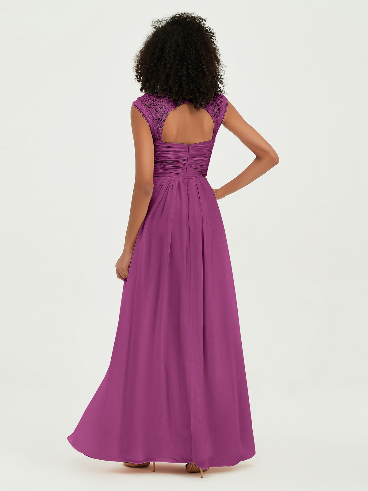 Vestidos de chiffon con escote en corazón y mangas cap de encaje Orquídea