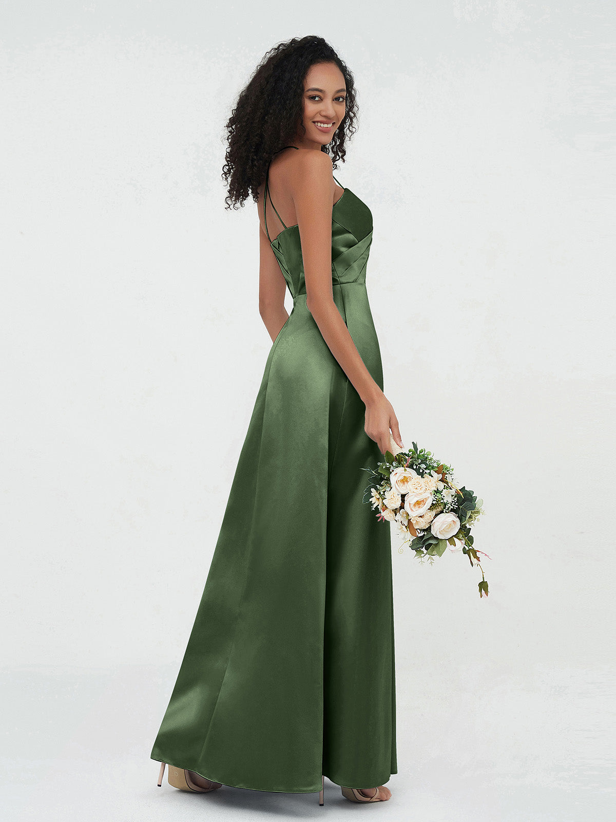 Vestidos largos de satén con tirantes spaghetti y cuerpo plisado Verde Oliva Tallas Grandes