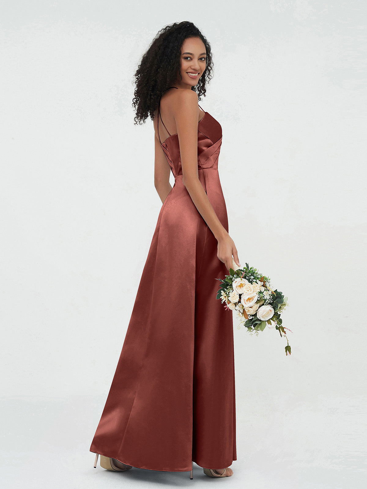 Vestidos largos de satén con tirantes spaghetti y cuerpo plisado Terracota Tallas Grandes