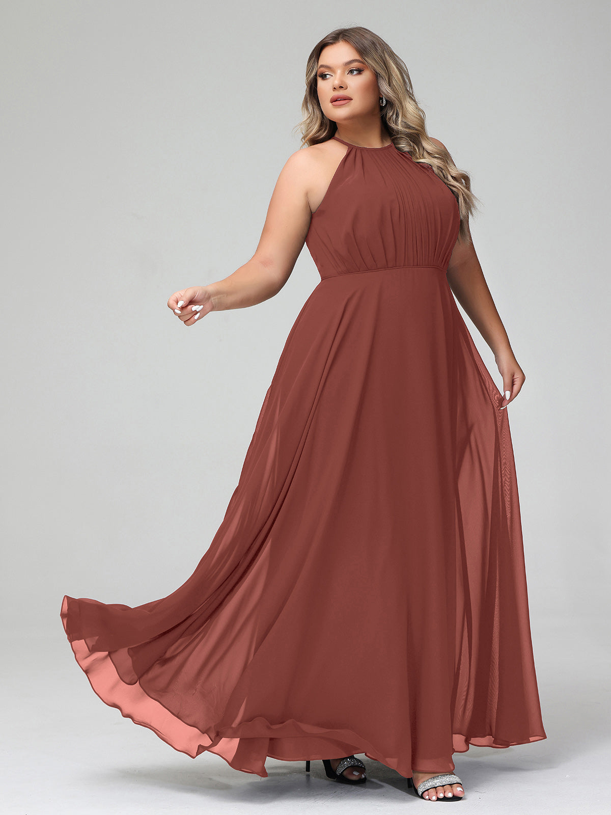 Vestido maxi de chiffon con cuello halter y falda circular Terracota Tallas Grandes