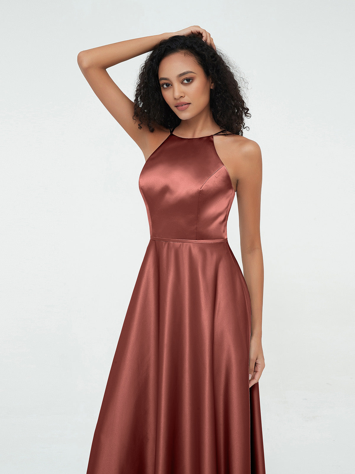 Vestidos máximos de satén estilo A-line con cuello halter y bolsillos Terracota