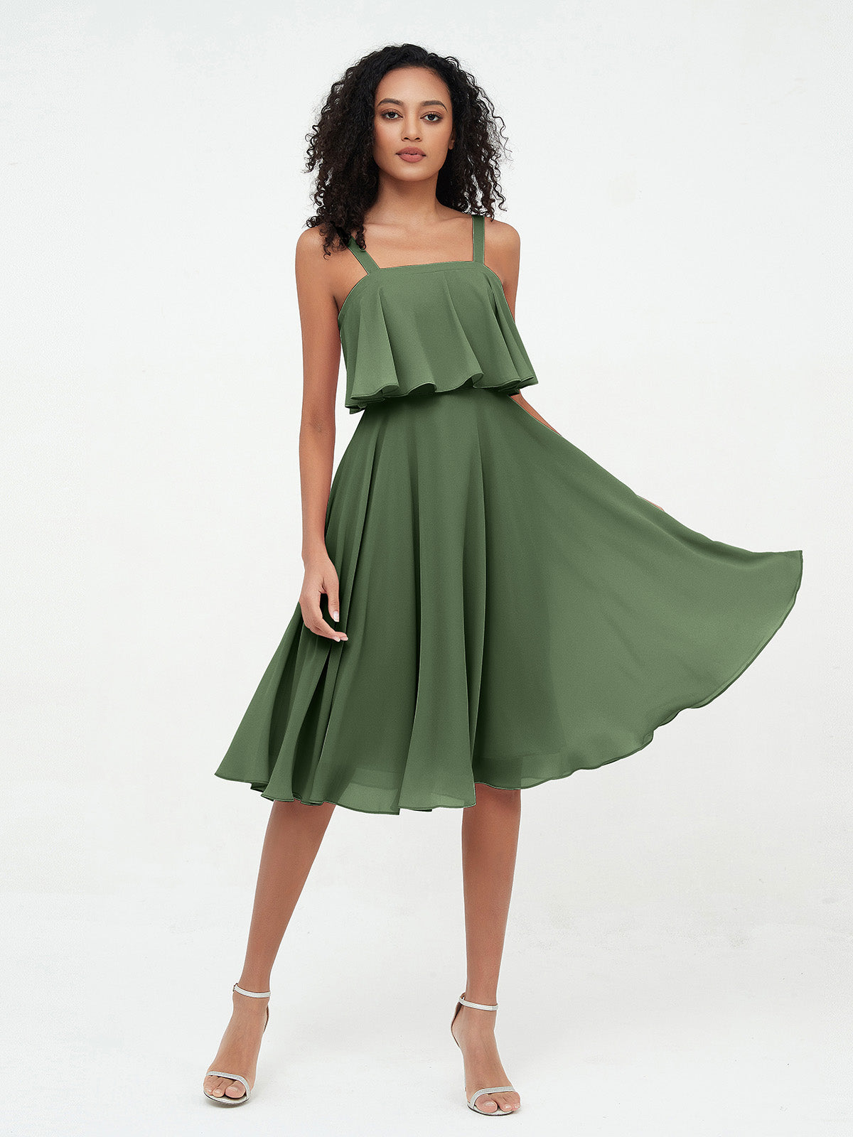 Vestidos cortos de chiffon con tirantes para la dama de honor con falda redonda Verde Oliva