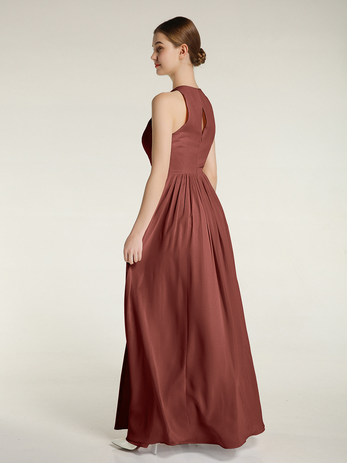 Vestido sencillo de chiffon estilo halter con abertura Terracota