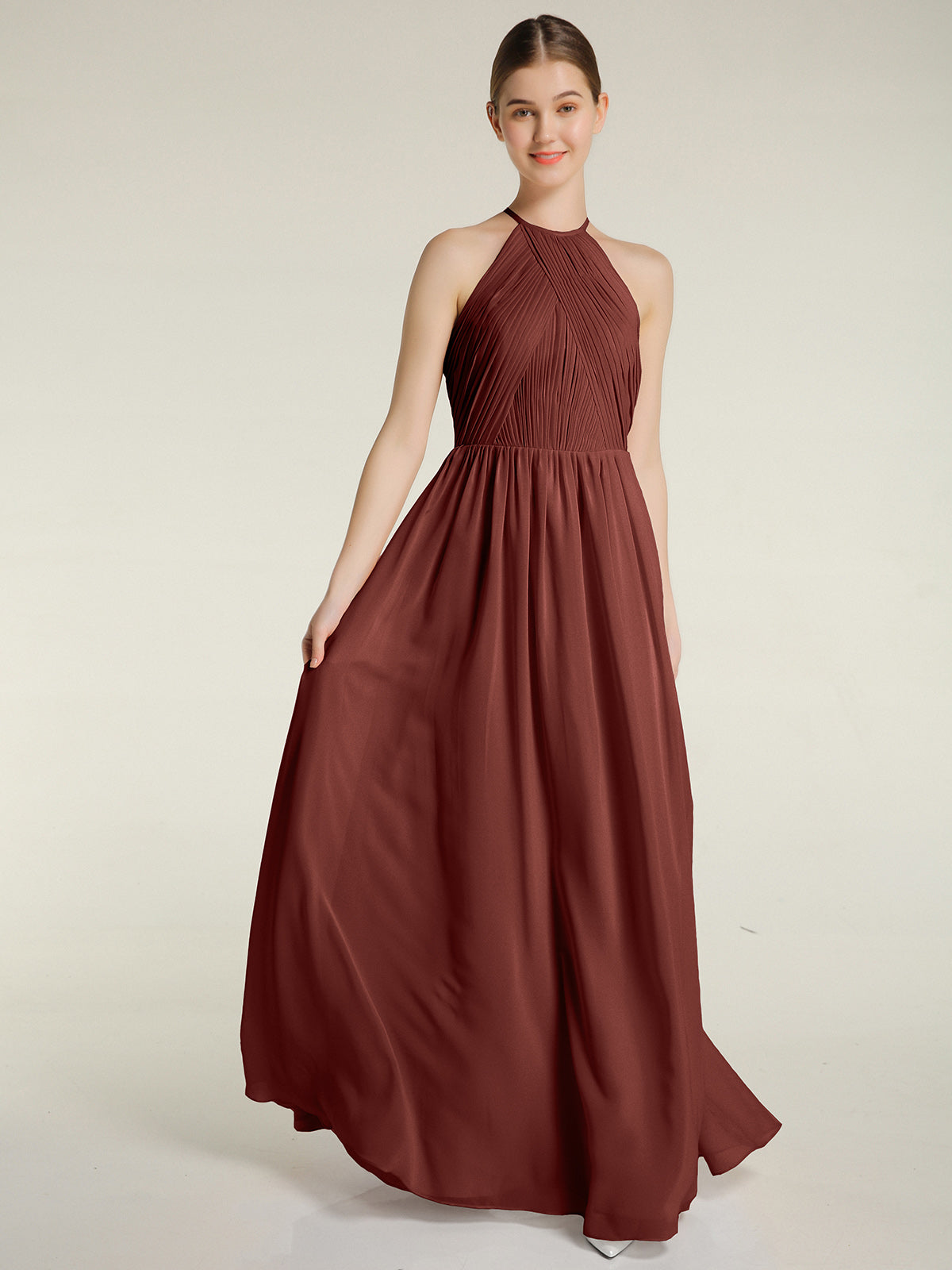 Vestidos de chiffon estilo halter con cuerpo plisado Terracota Tallas Grandes