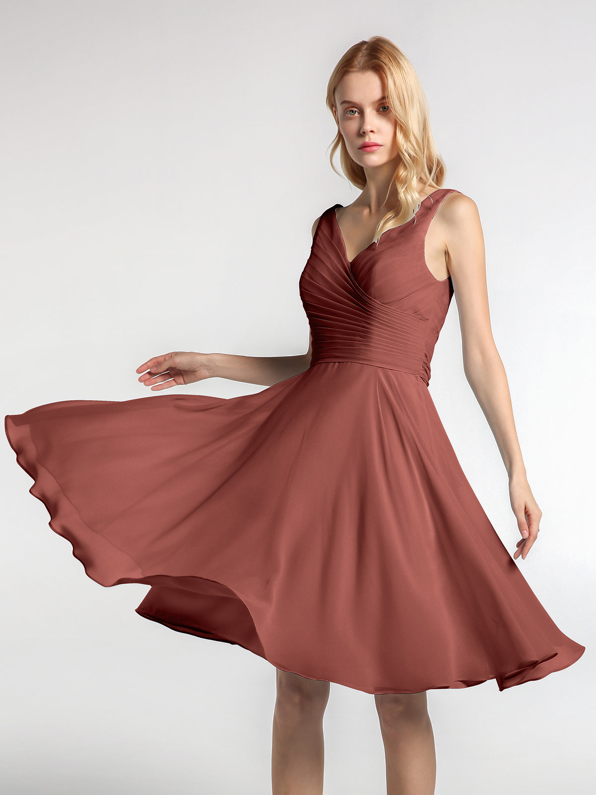 Vestido mini con escote en V y cuerpo plisado con falda circular Terracota Tallas Grandes
