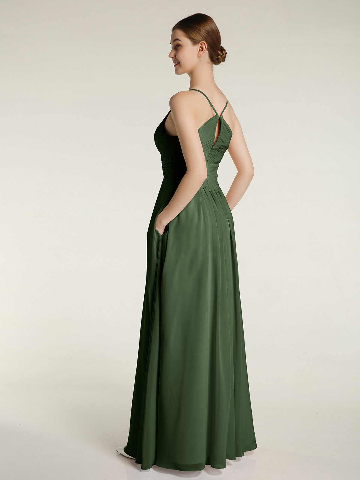 Vestido de chiffon con tirantes finos y escote en V con bolsillos Verde Oliva Tallas Grandes