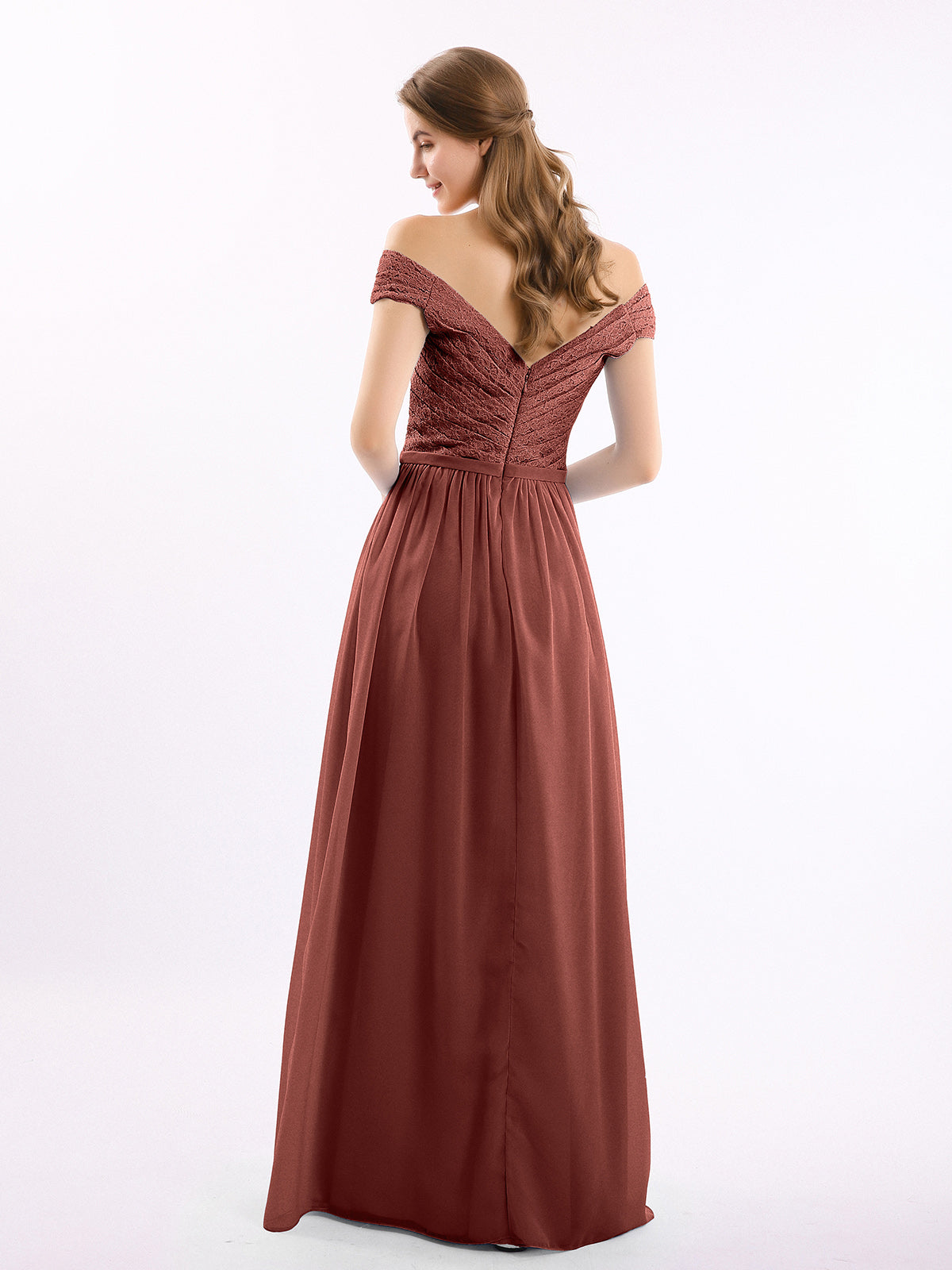 Vestido con la parte superior de encaje y la parte inferior de chiffon con mangas cap Terracota
