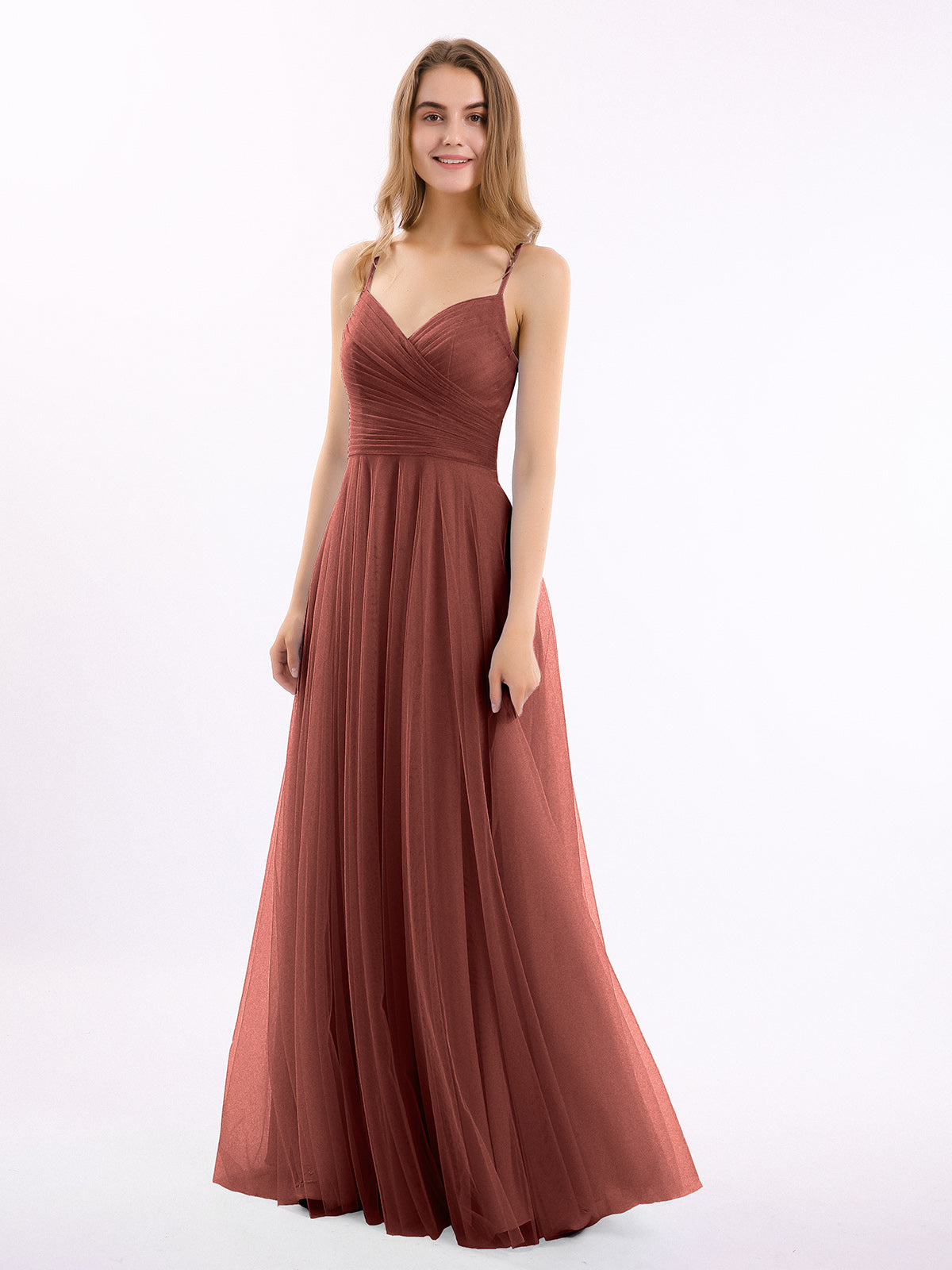 Vestido largo de tul con tirantes finos y escote en corazón Terracota
