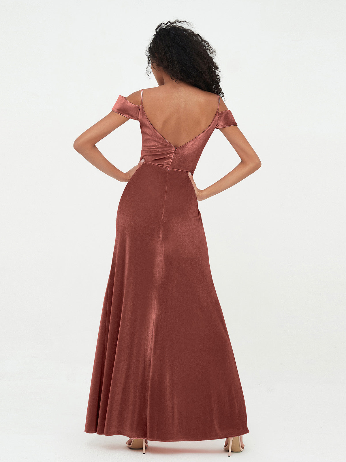 Vestidos máximos de terciopelo con hombros descubiertos y abertura Terracota
