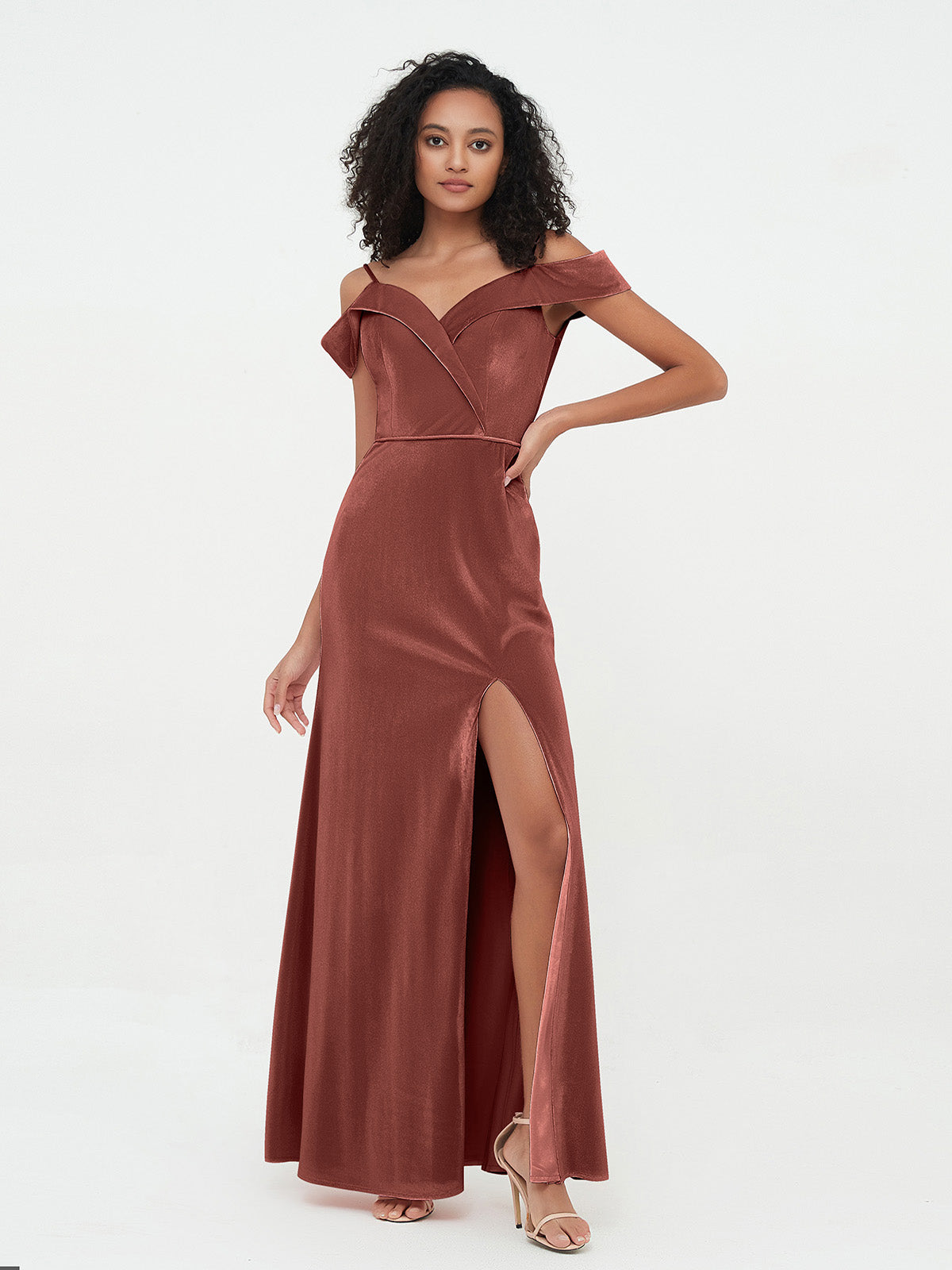 Vestidos máximos de terciopelo con hombros descubiertos y abertura Terracota
