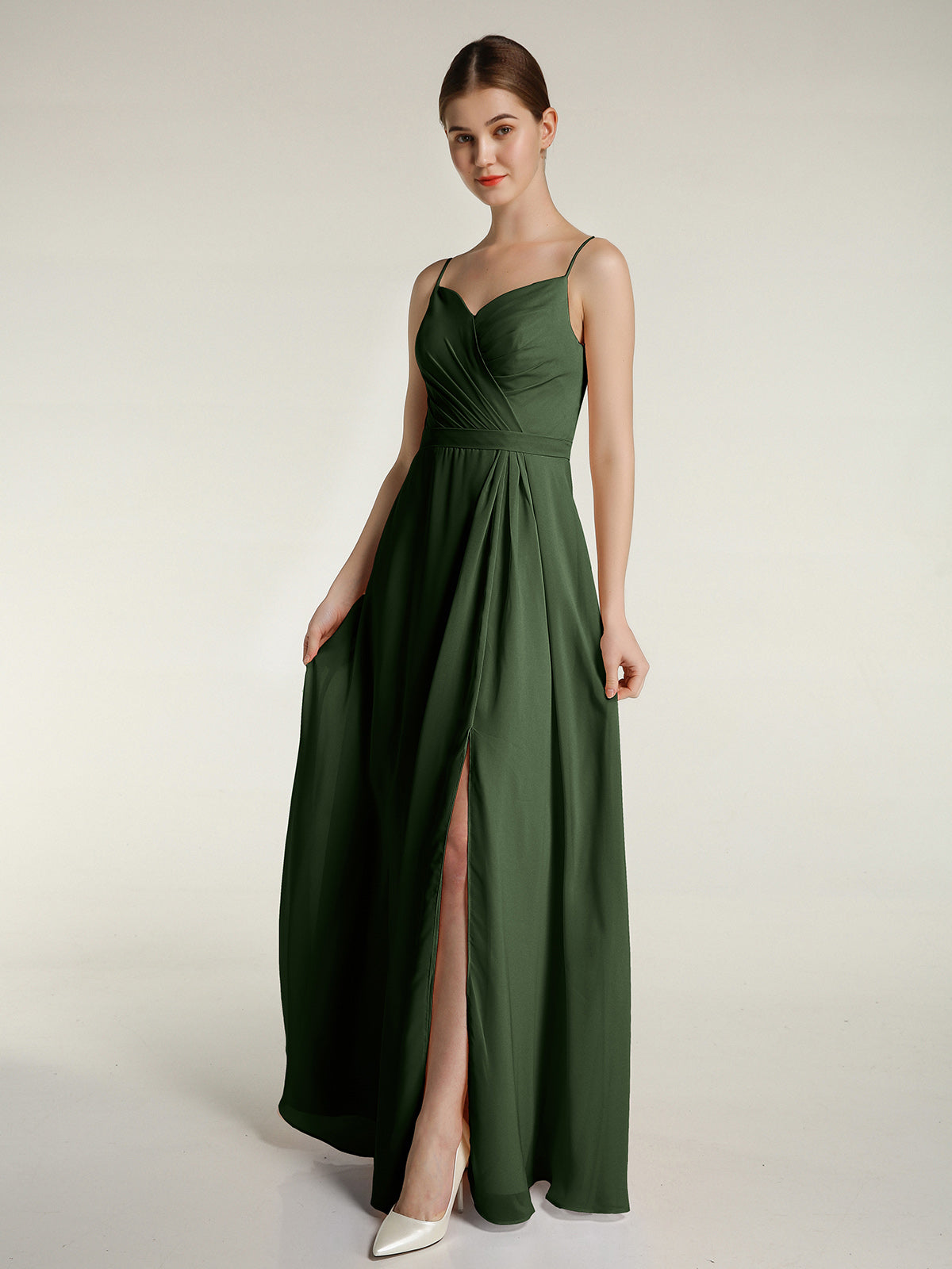 Vestidos largos de chiffon con tirantes finos y escote en corazón Verde Oliva Tallas Grandes