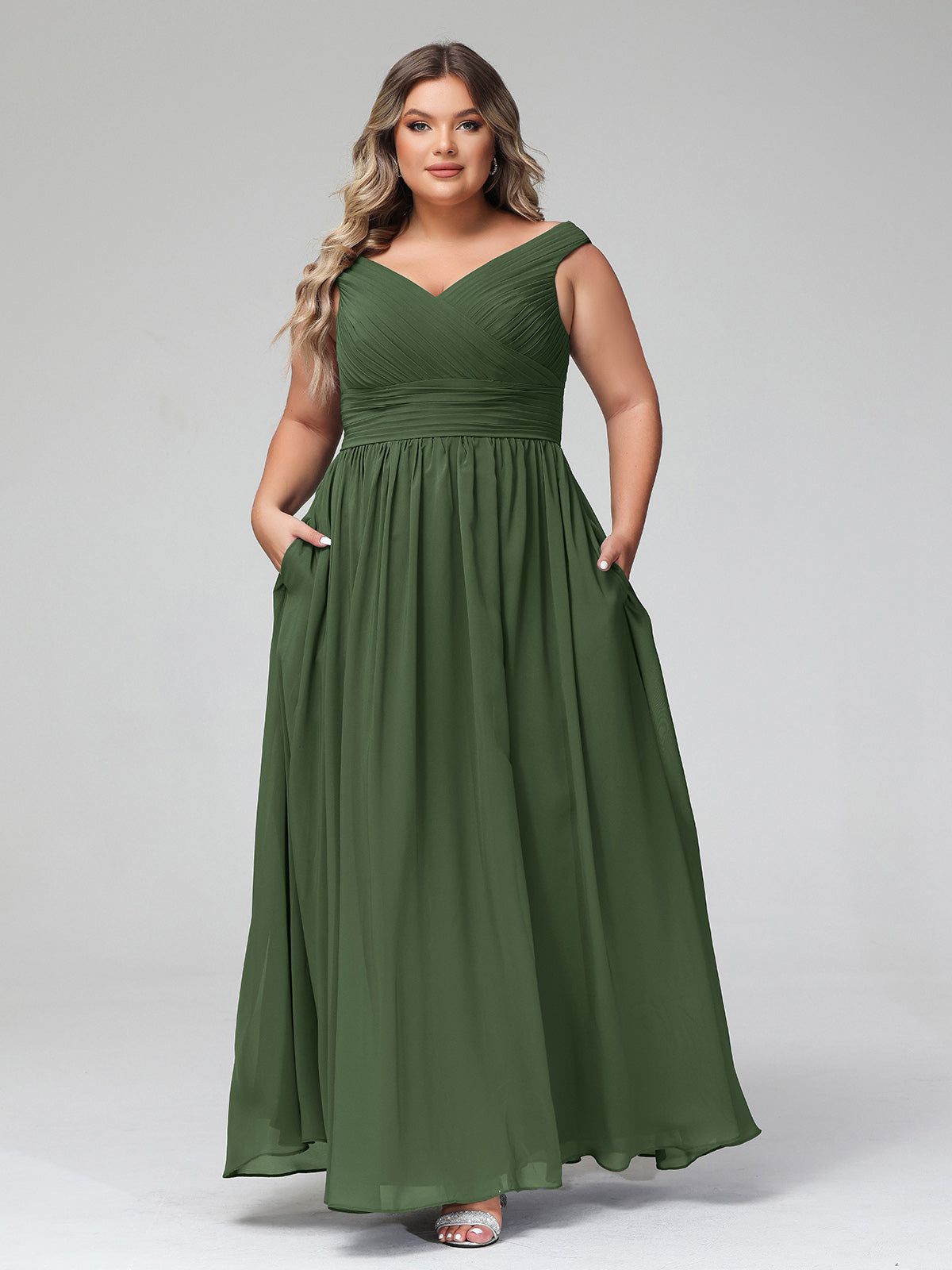Vestido maxi con escote en V y hombros descubiertos con bolsillos Verde Oliva Tallas Grandes