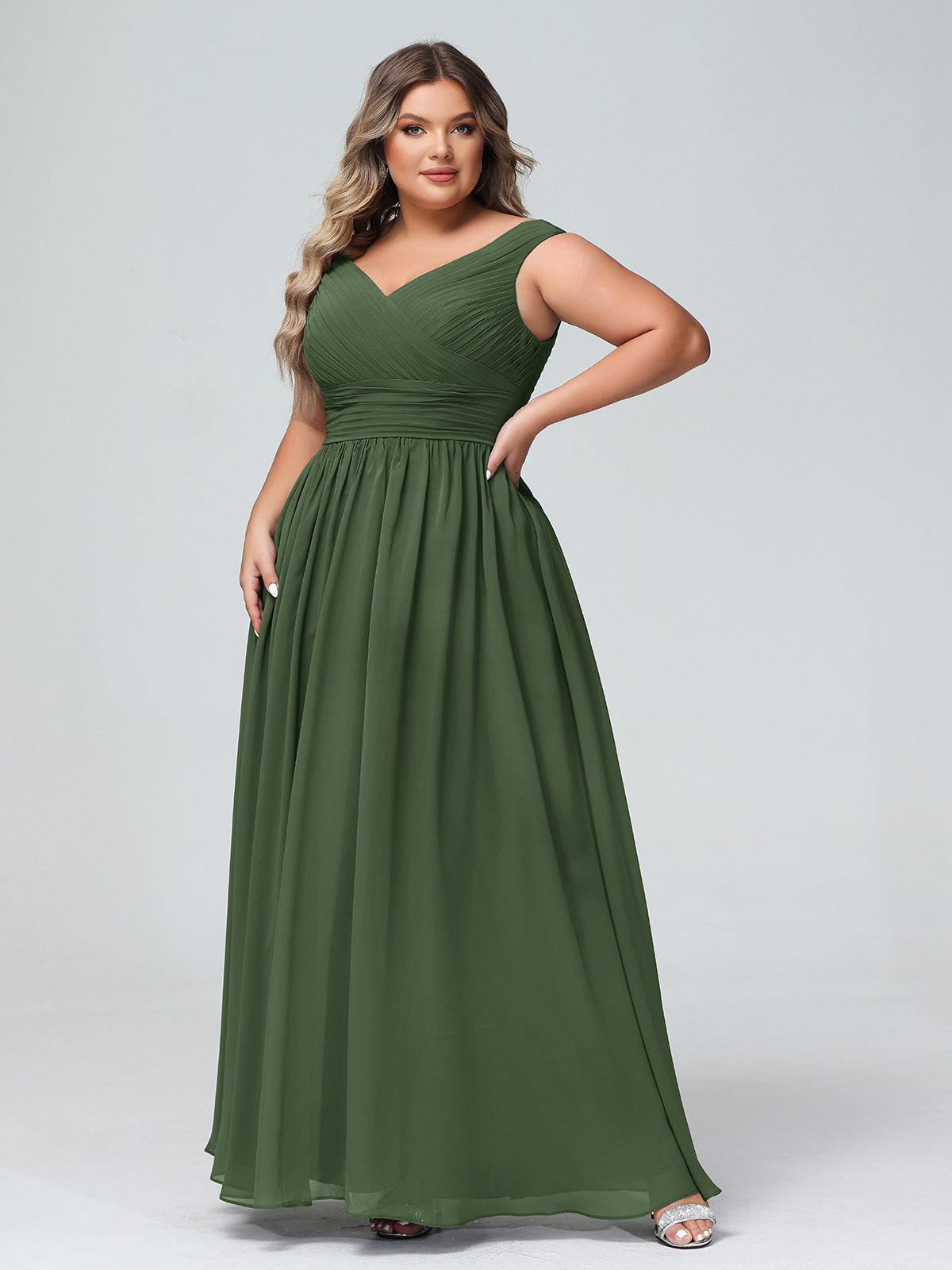 Vestido maxi con escote en V y hombros descubiertos con bolsillos Verde Oliva Tallas Grandes