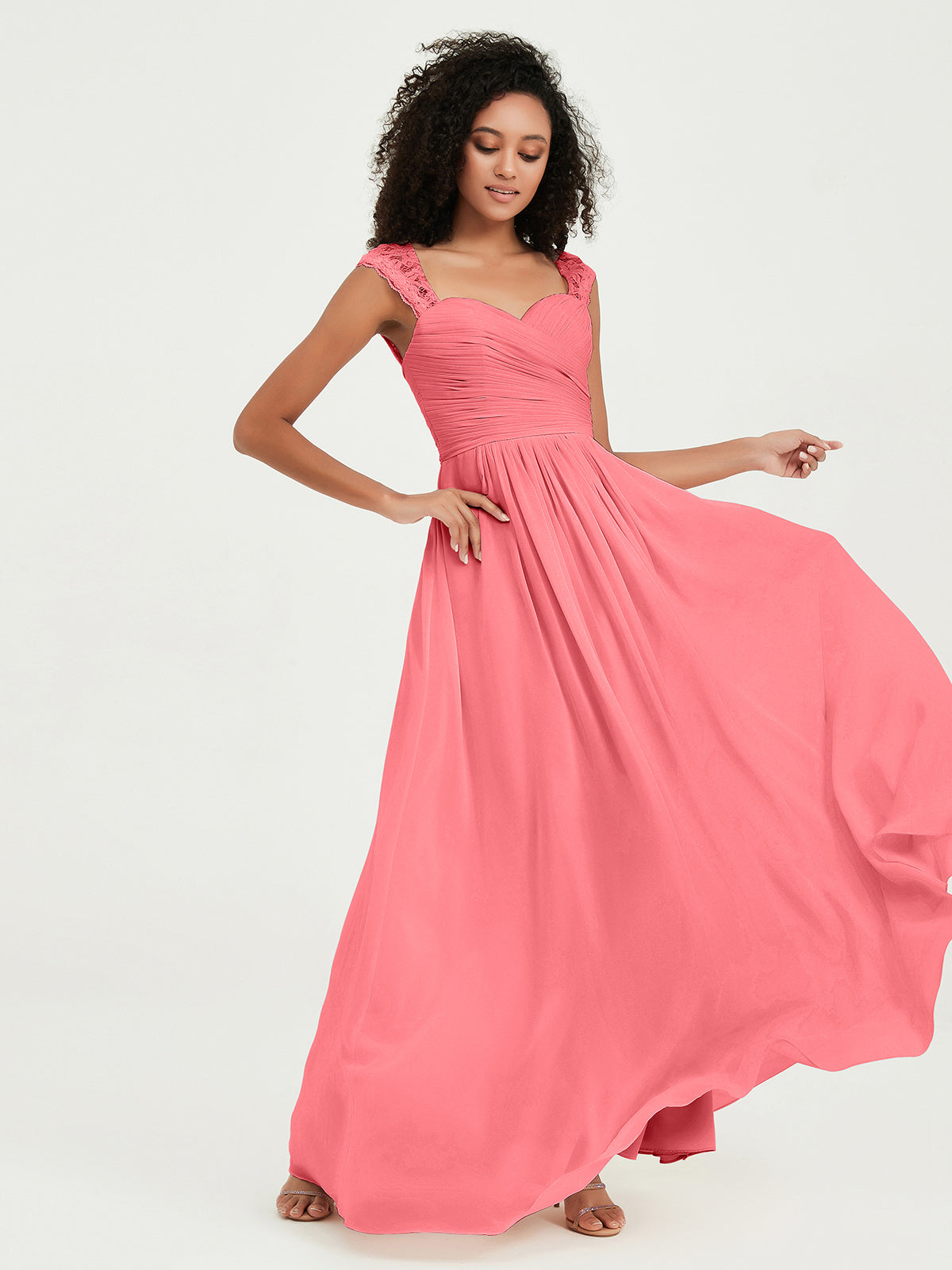 Vestidos de chiffon con escote en corazón y mangas cap de encaje Sandía