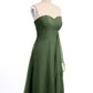 Vestido de chiffon a la altura de la rodilla con escote en corazón Verde Oliva Tallas Grandes