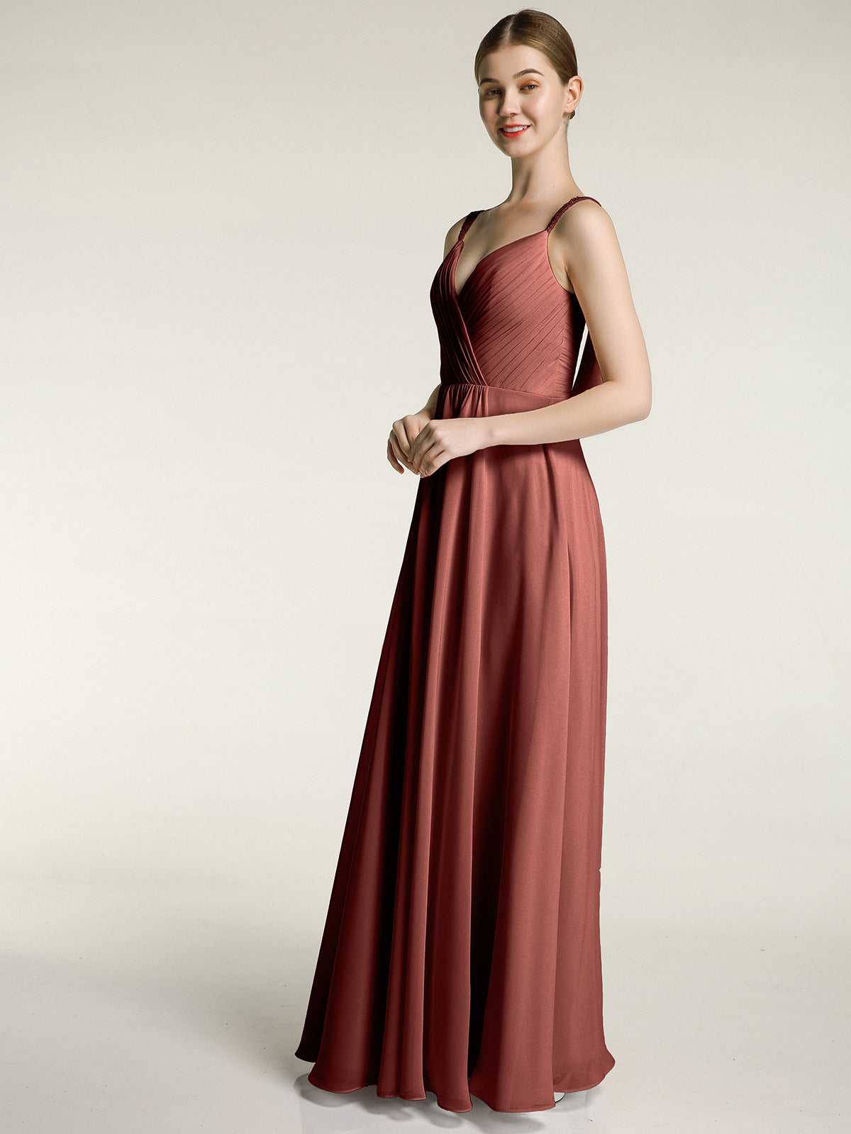 Vestidos de chiffon con escote en V y tirantes decorados con cuentas Terracota Tallas Grandes
