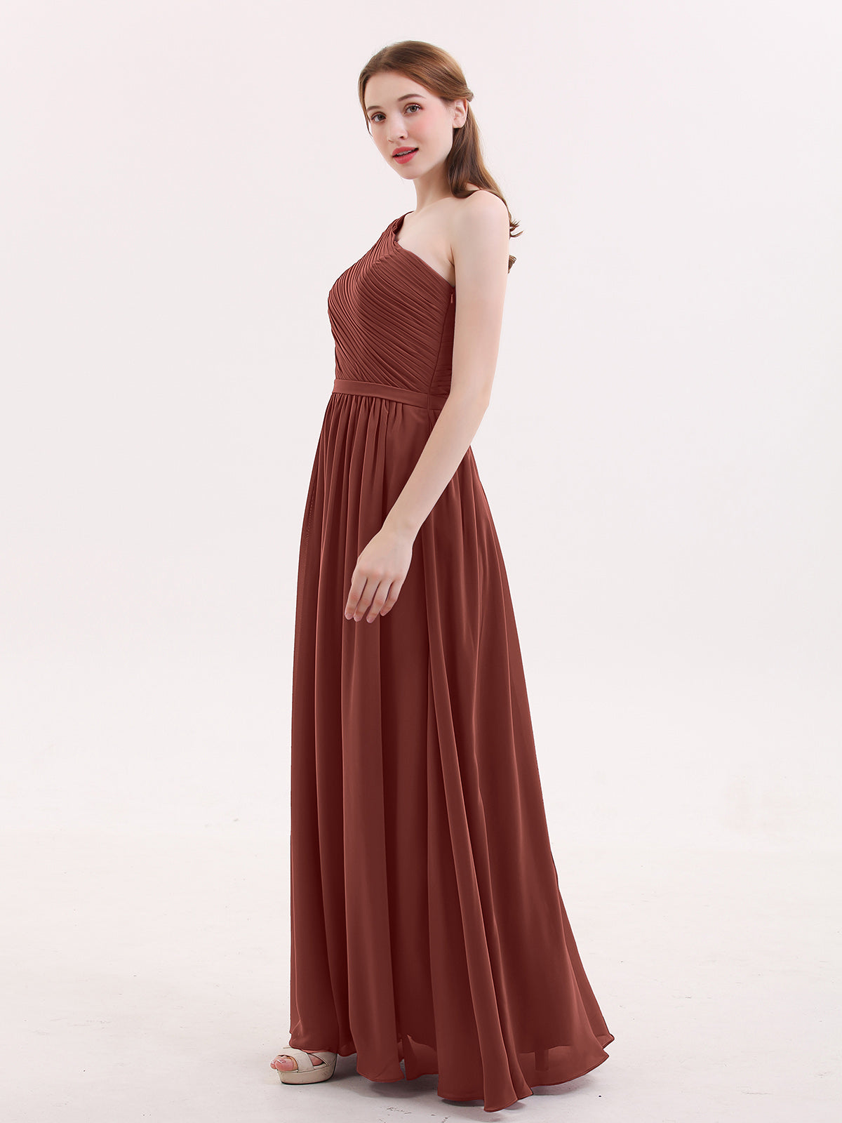 Juliet Un Hombro Corte De Dama De Honor Con Faja Terracota Tallas Grandes