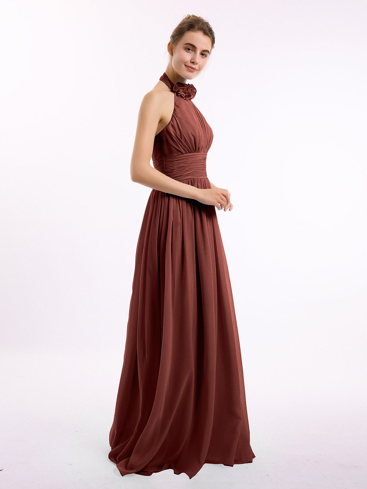 Vestido largo de chiffon estilo halter con flores Terracota