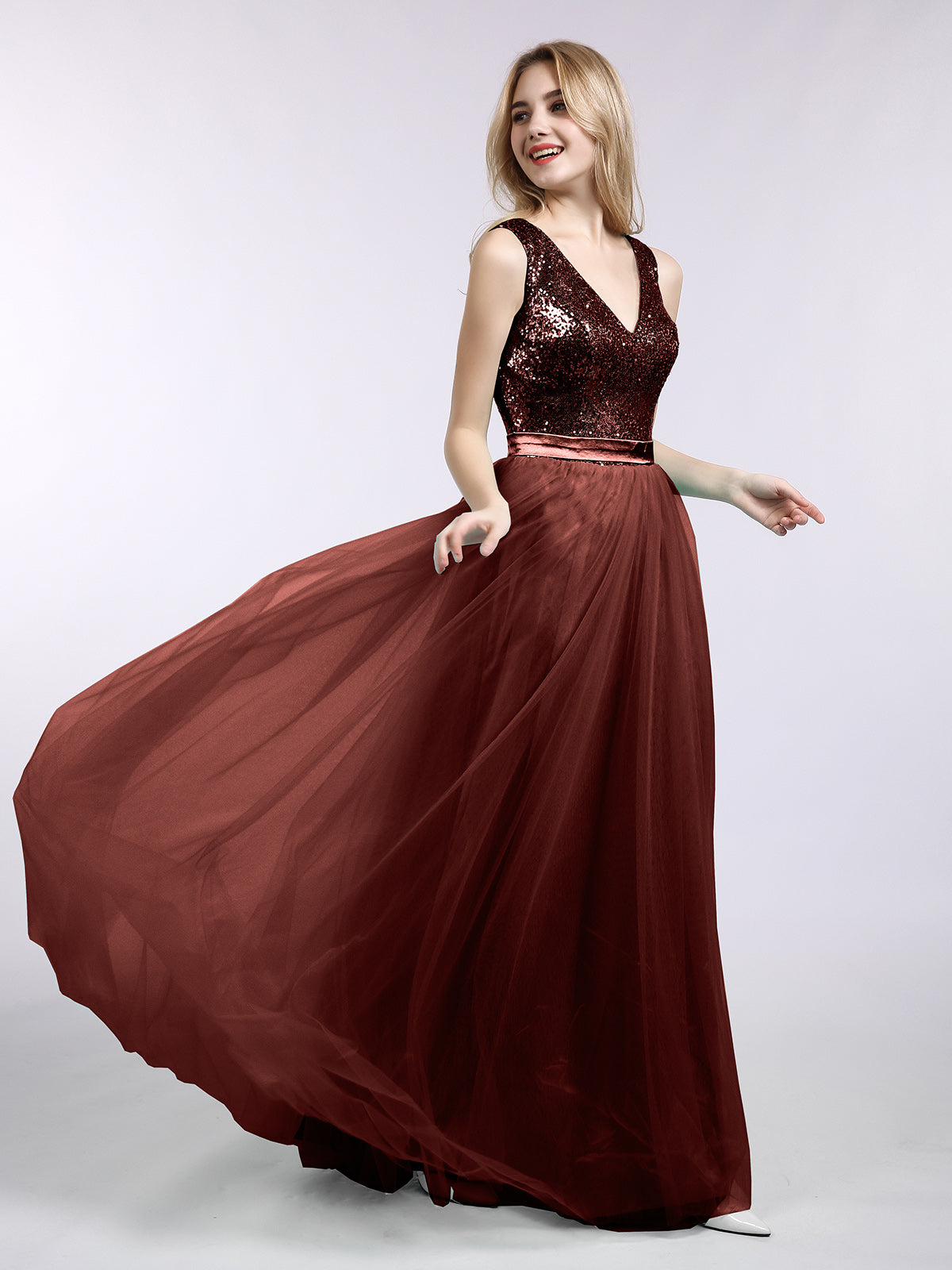 Kelly Lentejuelas Y Tul Largo Vestido Con Escote En V Terracota