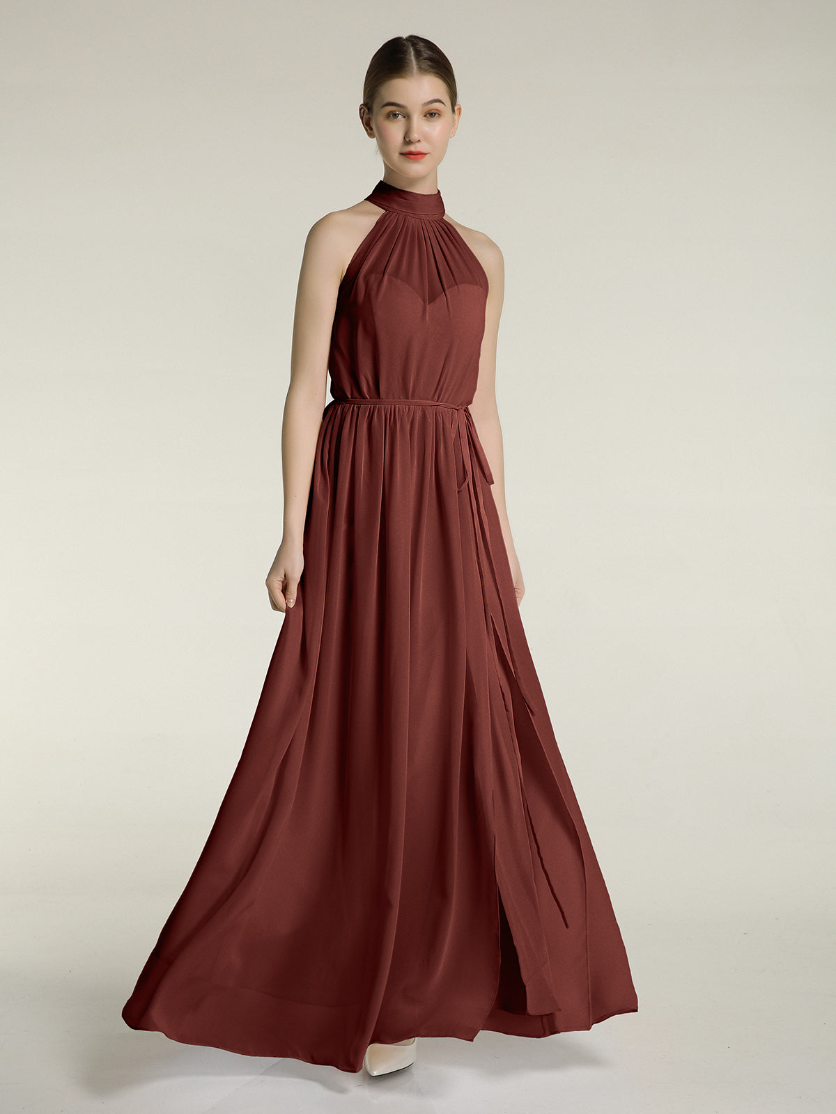 Vestidos de chiffon de cuello alto con abertura y lazo de cinturón Terracota