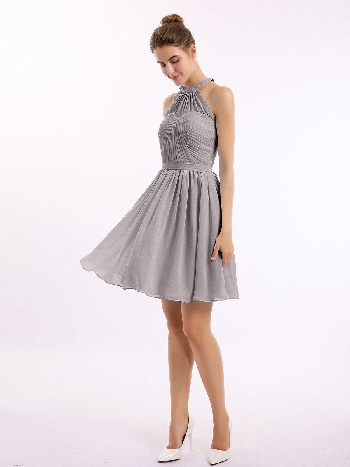 Vestidos cortos de chiffon estilo halter para damas de honor Plata