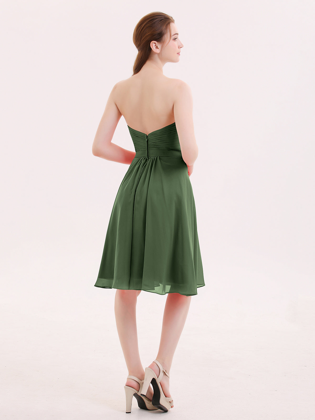 Lydia Novio Gasa Vestido De Dama De Honor Corte Hasta La Rodilla Verde Oliva Tallas Grandes