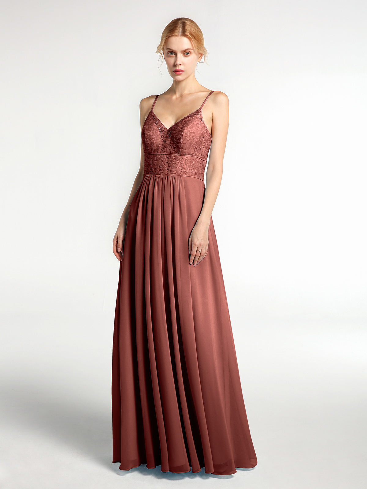 Vestidos de chiffon y encaje con tirantes finos Terracota