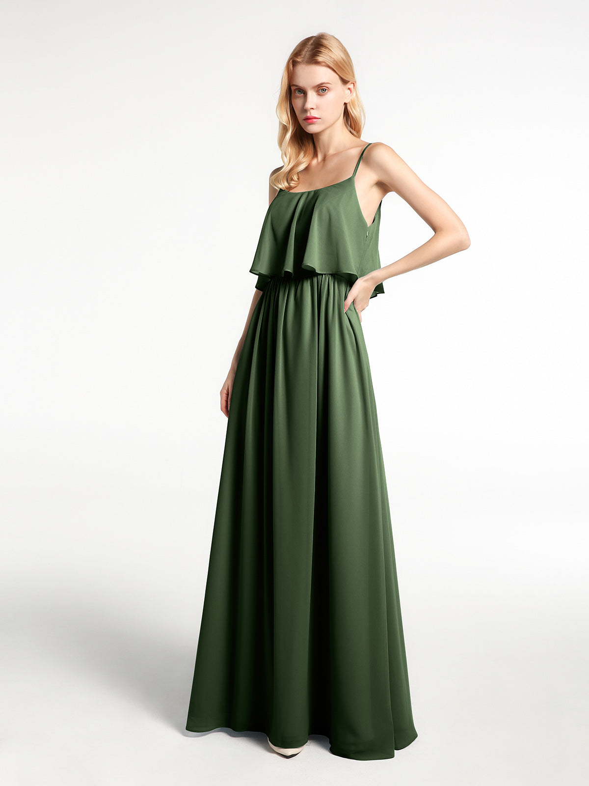 Vestido de chiffon con tirantes finos y cuerpo de capas con escote tipo scoop Verde Oliva Tallas Grandes
