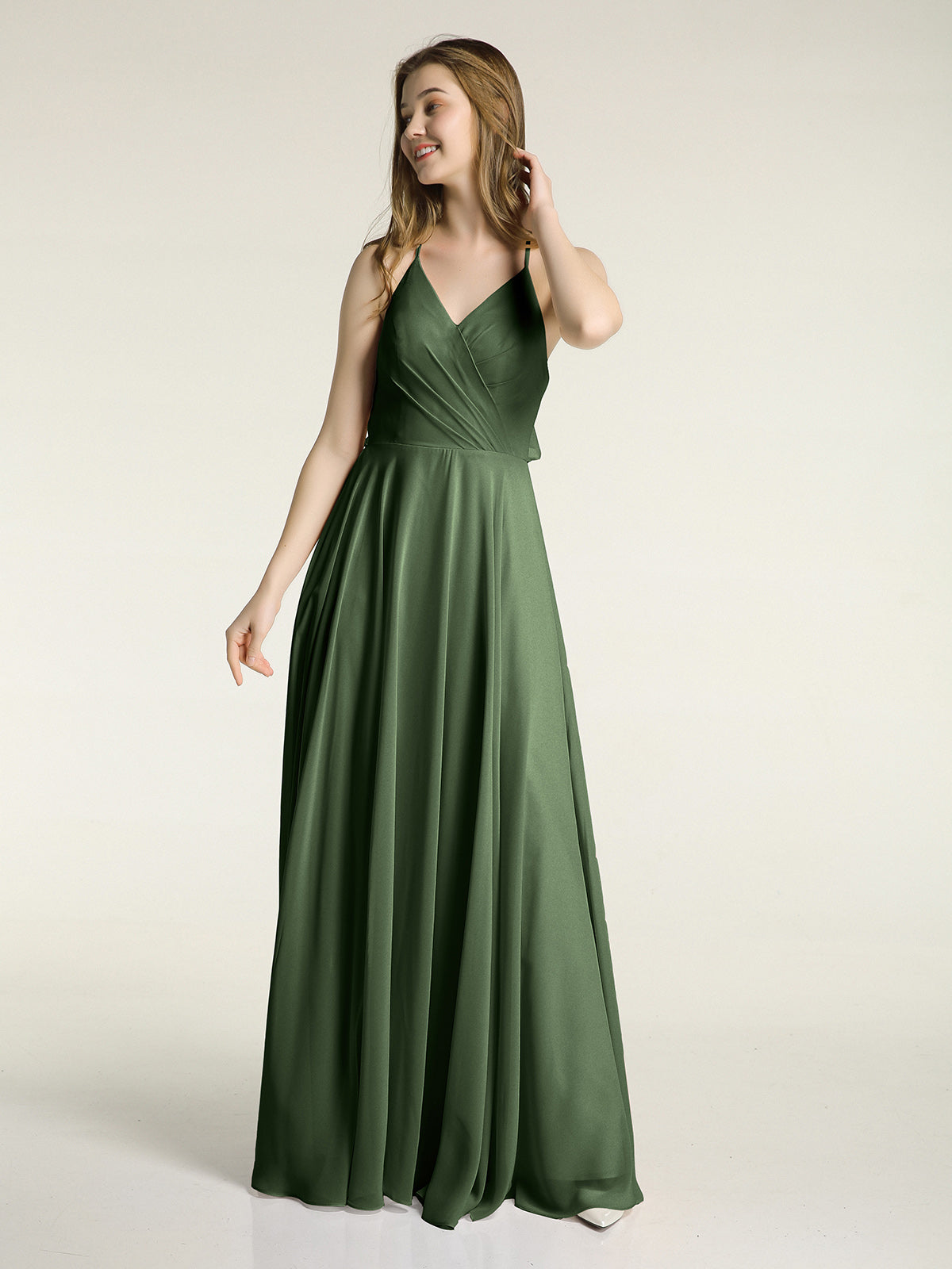 Vestidos de dama de honor de chiffon con escote en V y espalda cruzada Verde Oliva Tallas Grandes