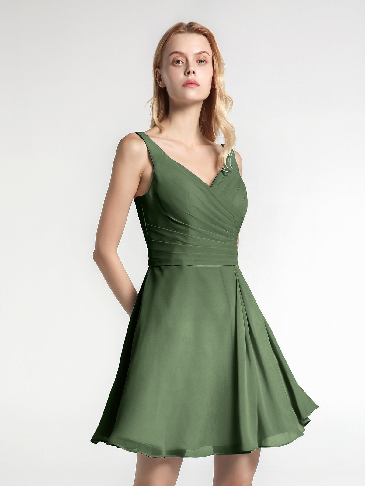 Penelope Escote En V Gasa Corto Vestido De Dama De Honor Verde Oliva