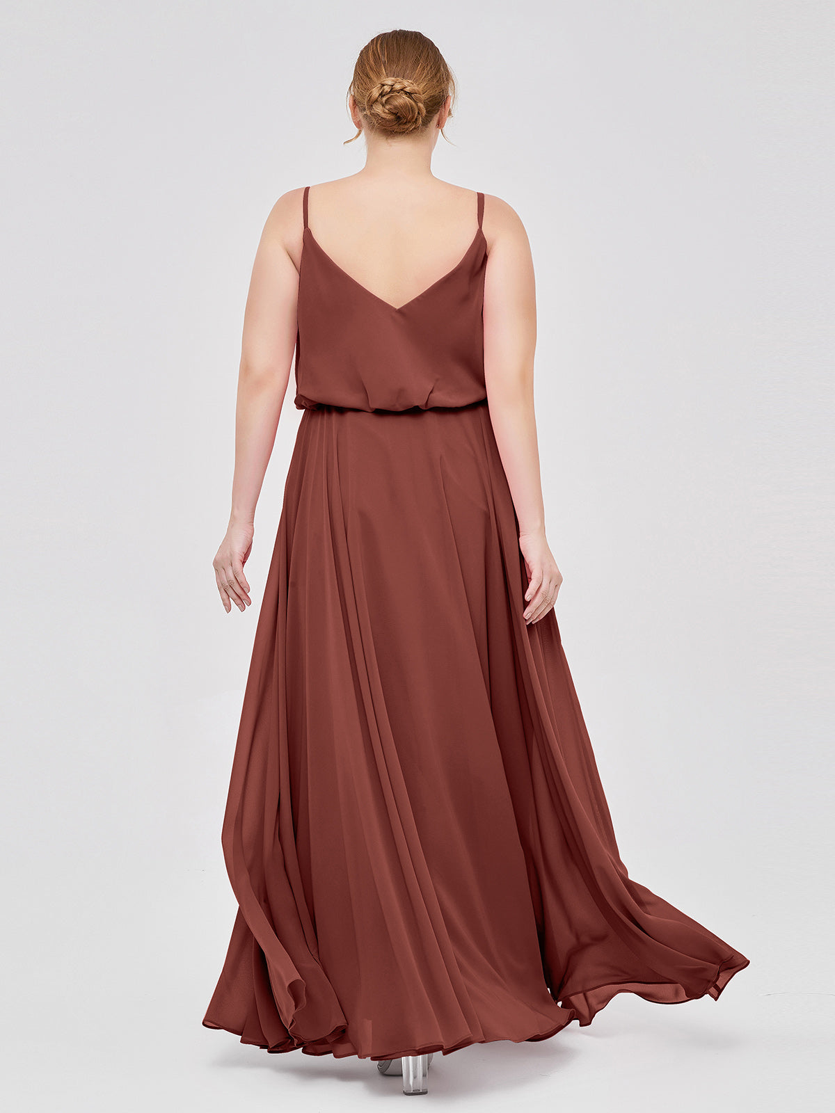 Vestidos de chiffon con tirantes finos y escote tipo scoop con abertura Terracota Tallas Grandes