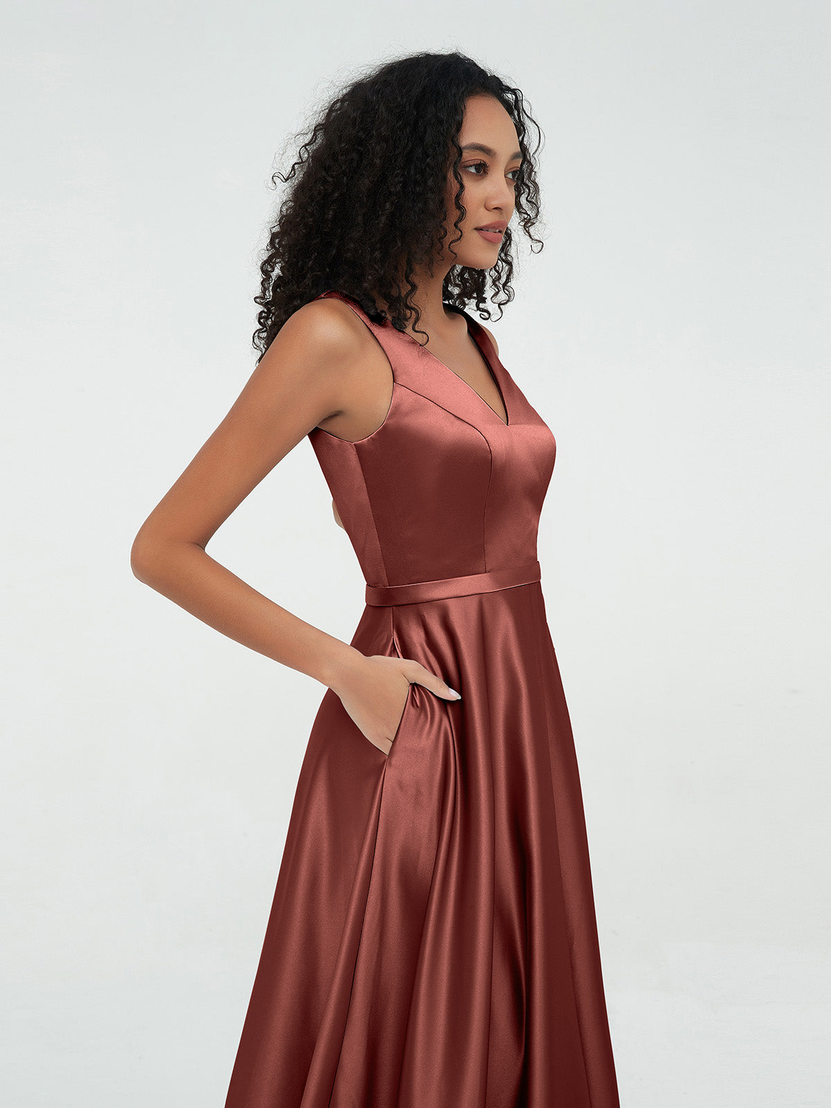 Vestidos máximos de satén estilo A-line con escote en V y bolsillos Terracota
