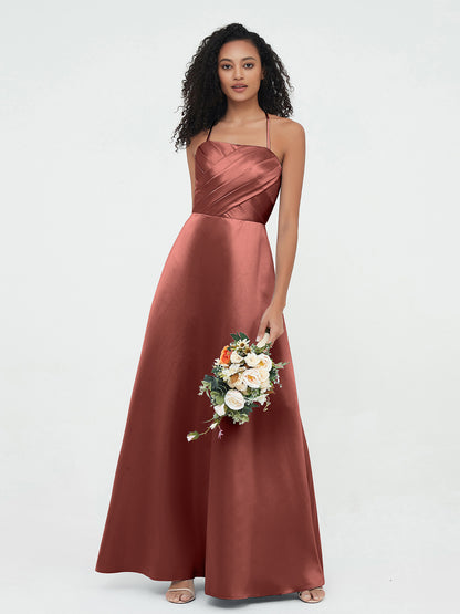 Vestidos largos de satén con tirantes spaghetti y cuerpo plisado Terracota