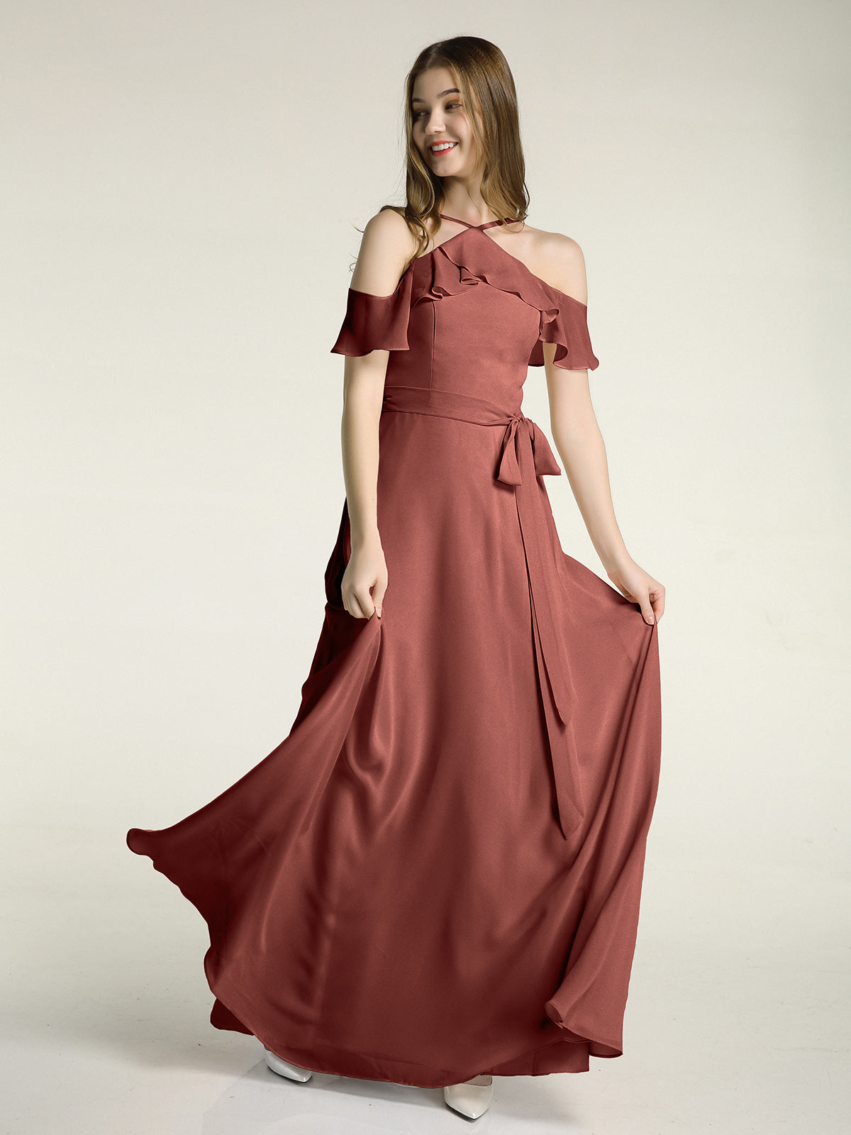 Vestidos largos de dama de honor de chiffon con escote en Y y mangas de volantes Terracota