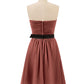 Rosemary Novio Corto Vestido Con Faja Negra Terracota