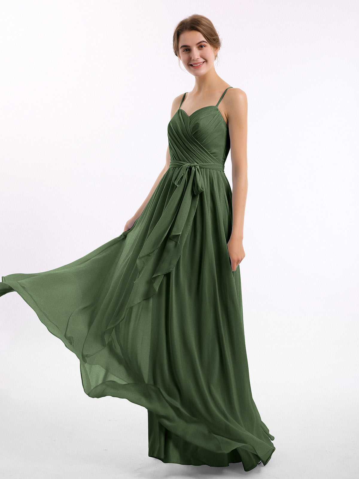 Vestidos de chiffon con tirantes finos y escote en corazón Verde Oliva