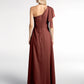 Vestido maxi de chiffon de un solo hombro con detalle en cascada Terracota