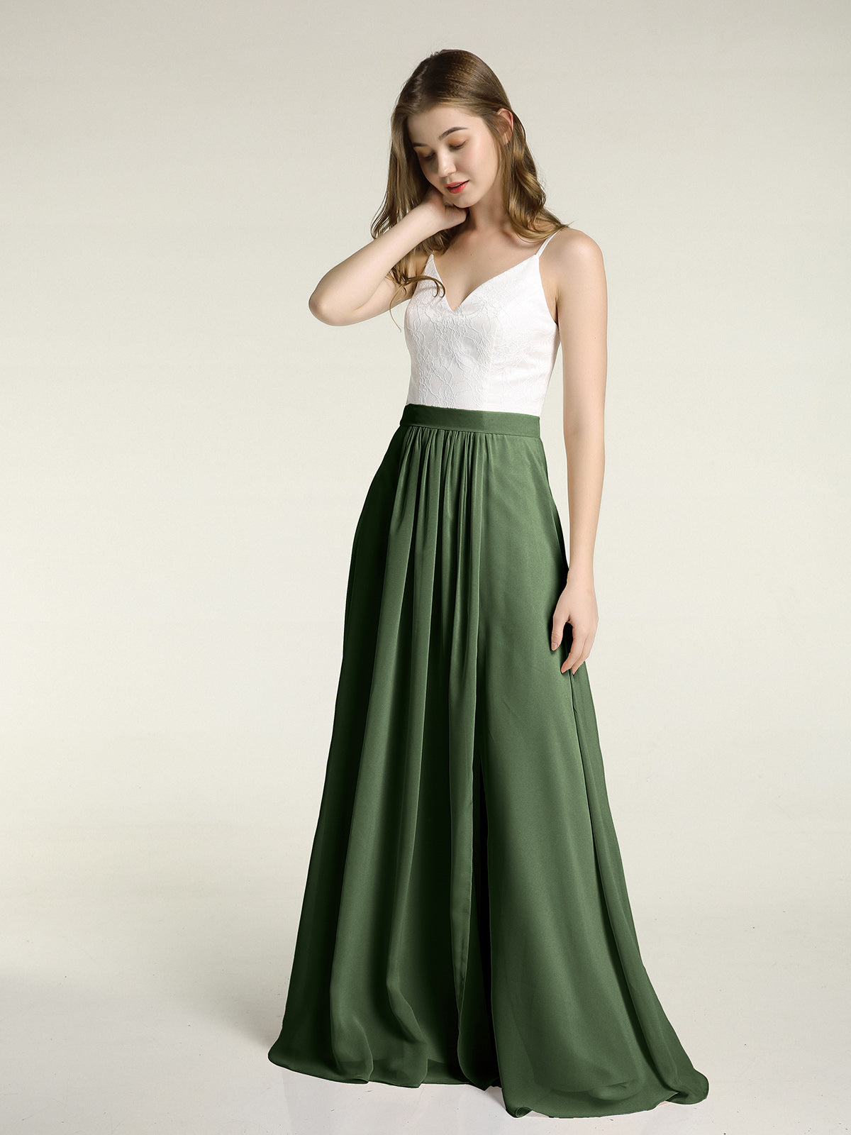Vestidos de falda de chiffon con cuerpo de encaje marfil y abertura Verde Oliva