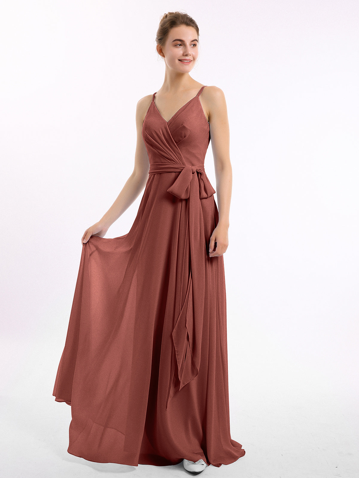 Vestidos de chiffon con tirantes finos y lazo de cinturón Terracota