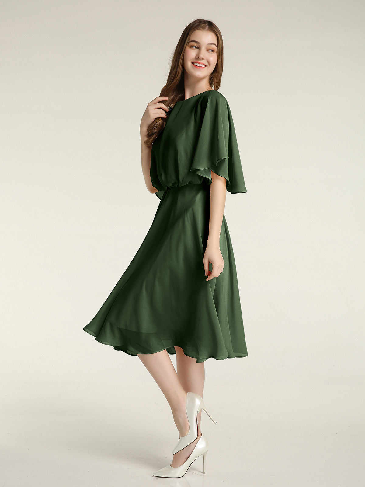 Vestidos cortos de chiffon con escote tipo scoop y mangas de volantes Verde Oliva