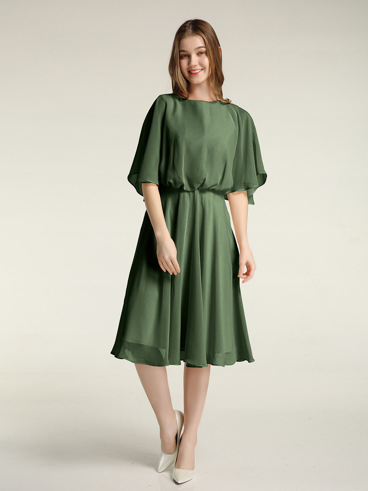 Vestidos cortos de chiffon con escote tipo scoop y mangas de volantes Verde Oliva