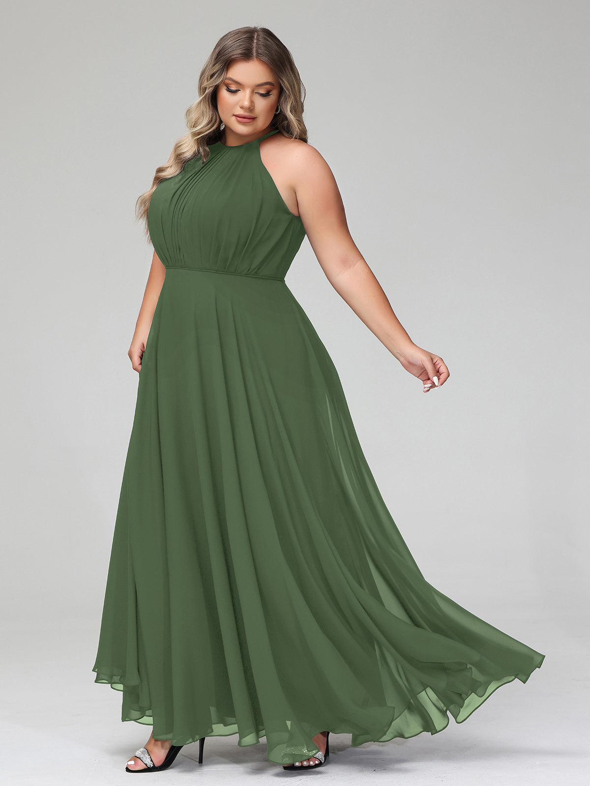 Vestido maxi de chiffon con cuello halter y falda circular Verde Oliva Tallas Grandes