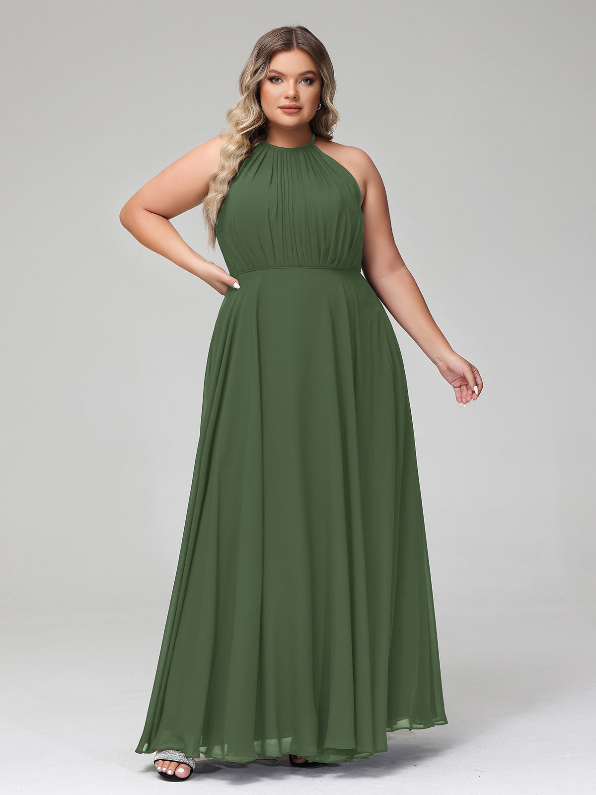 Vestido maxi de chiffon con cuello halter y falda circular Verde Oliva Tallas Grandes