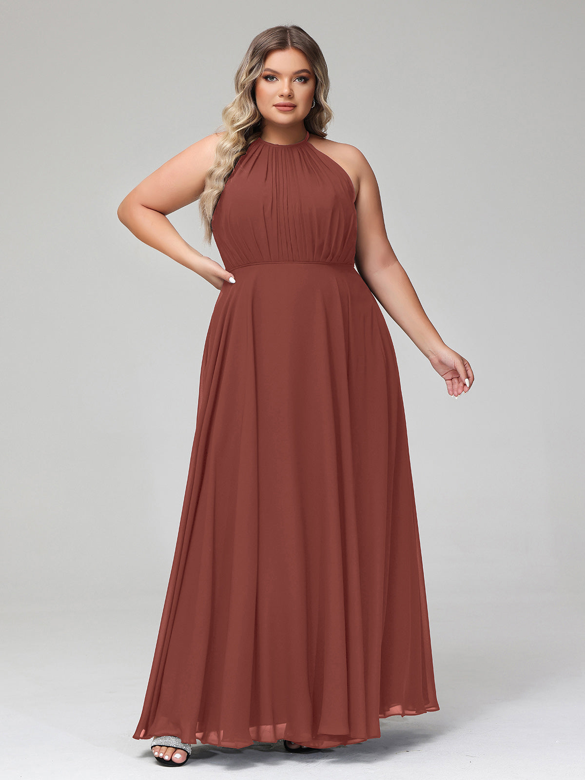 Vestido maxi de chiffon con cuello halter y falda circular Terracota Tallas Grandes