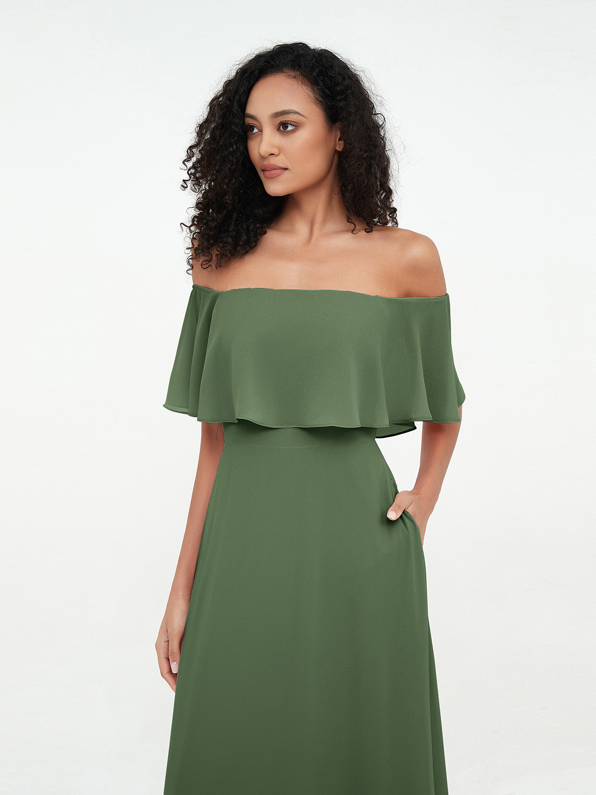 Vestidos máximos de chiffon con falda escalonada estilo off shoulder Verde Oliva Tallas Grandes