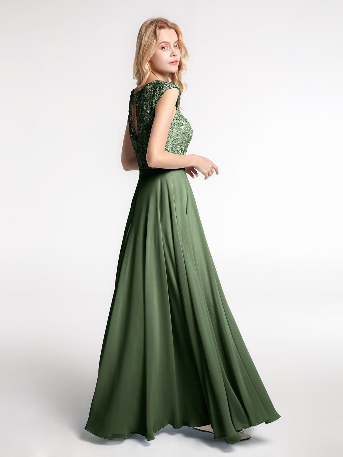 Vestido maxi de encaje y chiffon con cuello ilusión envolvente Verde Oliva